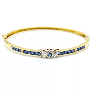 2.69Ct Round Cut Diamond G/VVS2 & Blue Sapphire 18k Yellow Gold Bangle - Picture 1 of 10