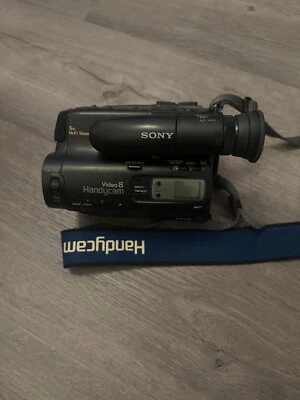 Sony Handyman CCD-TR51 VHS Camcorder -  Black - Image 1 of 4