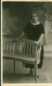 Carte photo ancienne de Jeanne Courdain 1924 - Picture 1 of 1