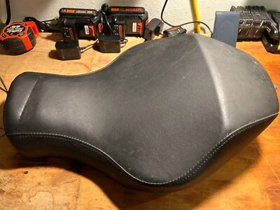 Harley Davidson Sportster 883 2016 asiento individual - muy poco uso Foto 1 de 4