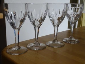 VAL ST LAMBERT 4 ANCIENS VERRES A VIN BLANC CRISTAL MODELE NESTOR ht 12,8 cm - Picture 1 of 13