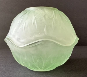 Lámpara de hadas de vidrio Indiana de colección hoja de guijarro repollo candelabro verde satinado escarcha - Imagen 1 de 8