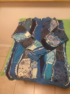 Authentic 3D Knitted Vintage Coogi Sweater With Zipper 2XL. Black/Blue/White - Image 1 of 4