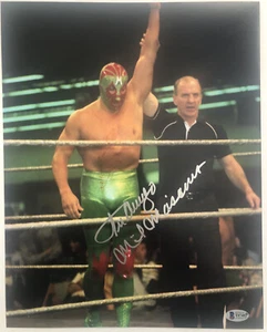 Mil Mascaras signed 11x14 Foto BECKETT WWE Pro Wrestling Picture Autogramm - Bild 1 von 3