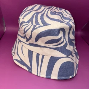 Women’s Blue White Swirl Bucket Hat The Copper Closet Retro Y2K Beach Summer - Picture 1 of 5