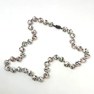 Collar anudado vintage de los años 20 con broche incrustado de cuentas de porcelana grúa pintadas a mano - Imagen 1 de 5