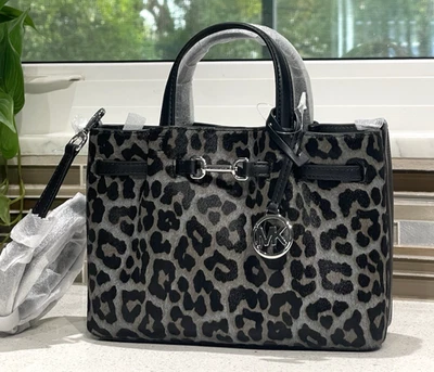 BOLSO BANDOLERA PEQUEÑO MICHAEL KORS CARSON MK NEGRO GRIS ANIMAL LEOPARDO Foto 1 de 4