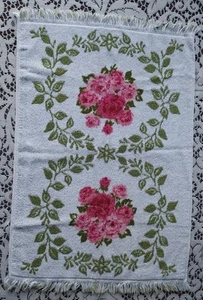 Vintage Sears & Roebuck Hand Towel Avocado Green Pink Roses Floral Fringe - Picture 1 of 7