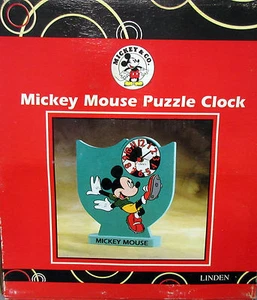 Nuevo Disney Mickey Mouse Jugar Fútbol Verde Reloj de Rompecabezas de Linden - Imagen 1 de 3