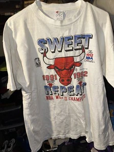 vintage 90s CHICAGO BULLS SWEET REPEAT 1991 1992 NBA CHAMPS t-shirt BASKETBALL L - Picture 1 of 5