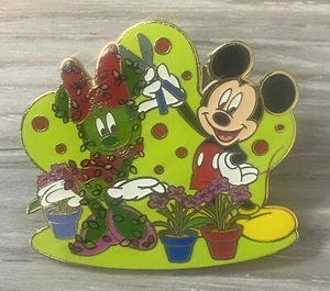 Disney DLR Mickey Minnie Mouse Topiary Collection Surprise Pin 44363 LE 750 - Picture 1 of 3