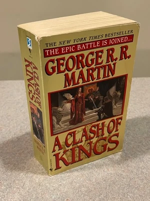 A Clash of Kings George RR Martin- MMPB  1st edition 10th printing (PB, 1999) - Image 1 of 4