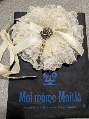 Moi-même-Moitié RARE antique rose headdress in ivory, moi meme moitie - Image 1 of 4
