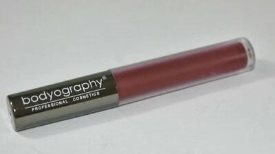 Lápiz labial líquido Bodyography Lip Lava Queen Bee 9627 mate rojo baya profunda 0,08 oz Foto 1 de 4