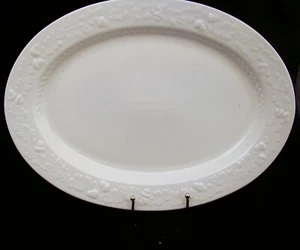 Martha Stewart (MSE) ACORN Oval Serving Platter(s) 16 1/4" x 11 3/4" - Picture 1 of 7