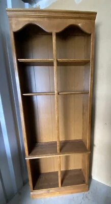 Librería alta biblioteca ETHAN ALLEN reliquia nuez moscada 10-9027 Foto 1 de 4