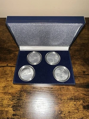 Juego de cuatro medallones conmemorativos Dale Earnhardt, hechos de plata Foto 1 de 2