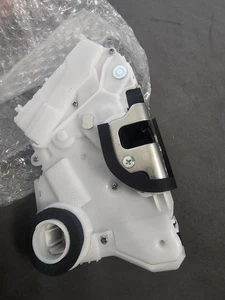 Power Door Lock Actuator (Front Left), Fits for 2005-2016 Toyota Selected Mod... - Bild 1 von 2