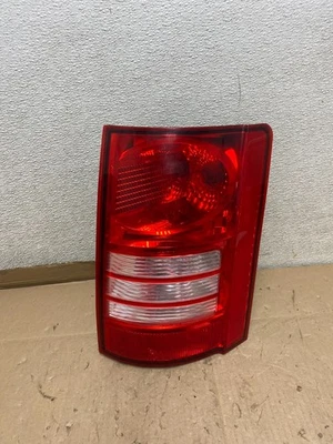 Luz trasera para pasajero derecho Chrysler Town And Country 2008-2010 OEM U6828 DW Foto 1 de 4