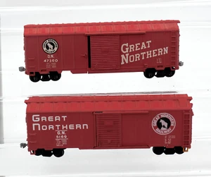 2 Vintage HO Scale Great Northern Box Cars G.N. 47360 & G.N. 5169 C7 condition - Picture 1 of 8