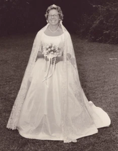 1961 Vintage Wedding Gown - satin and ivory - Medium - Picture 1 of 16