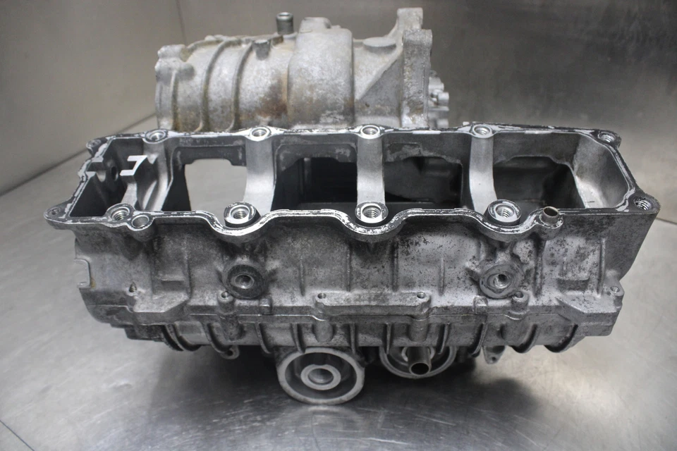 94-97 KAWASAKI NINJA ZX9R ENGINE MOTOR CRANKCASE CRANK CASES BLOCK - Image 1 of 4