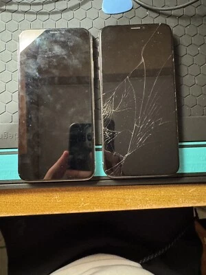 Apple iPhone X - 64 GB - Argento (Sbloccato) - Immagine 1 di 2