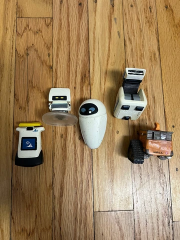 5 Vintage 2008 Disney Wall-E PVC Figures VAQ-M Eve M-O lot Limited Edition set Cover