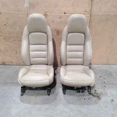 Conjunto de assentos esportivos 2005 Corvette C6 cashmere leve Aa7398 - Imagem 1 de 4