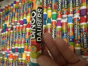 Bingo Daubers 110 Pieces Mixed Colors - Picture 1 of 4