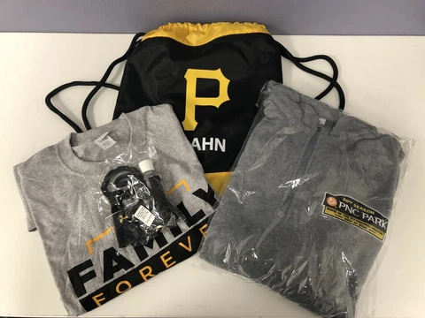 Pittsburgh Pirates PNC Park 2020 Season Ticket Holder Exclusive Gift Set Cover