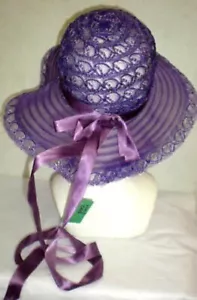 Bellissimo Cappello In Pizzo Viola Per Donne Con Brim In Raso 11Cm - Foto 1 di 3