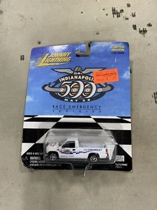 johnny lightning 84th Indy 500 Rave Emergency Vehicles D31 - Picture 1 of 2