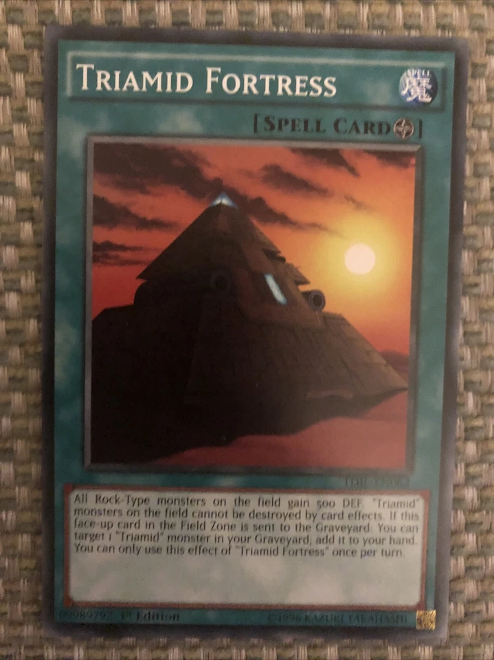 Triamid Fortress TDIL-EN062 1st Edition - Common - Spell - Image 1 of 1