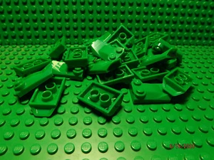 ** 25 CT LOT ** Lego NEW green 2 x 3 x 2/3 slope bricks W/ wing end (A-37) - Picture 1 of 1