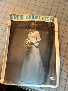 Vintage Vogue Bridal Designs Wedding Dress Pattern - Picture 1 of 2
