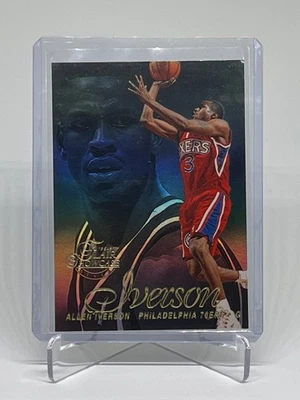 Tarjeta de novato 1996-97 Flair Showcase fila 2 Allen Iverson #3 radiocontrol Philadelphia 76ers Foto 1 de 2