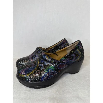 Nurse Mates Bryar Clogs Shoes Women's 7.5 M Leather Metallic Paisley Mosaic - Image 1 of 4