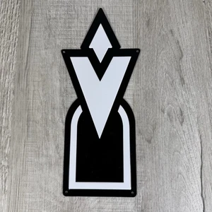 Insegna Latta Metallo Skyrim Waypoint Marker Espositore Ufficiale Bethesda Da Collezione - Foto 1 di 2