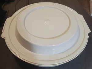 Pyrex CorningWare Tortenhalter Träger Clamshell Design Mandel P-309 Vintage - Bild 1 von 4
