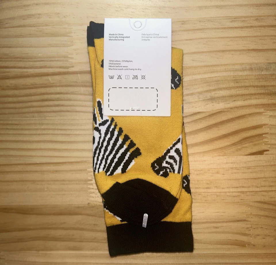 Calcetines con estampado de cebra salvaje para hombre - algodón peinado amarillo brillante y negro unisex Foto 1 de 2