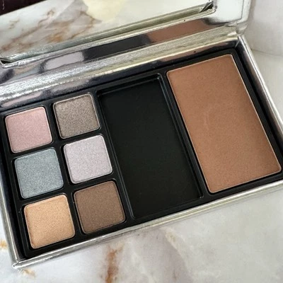 Elizabeth Arden 6 Eyeshadows & Medium Bronzing Powder  BUBBLES/OYSTER/GOLDEN SUN - Image 1 of 4