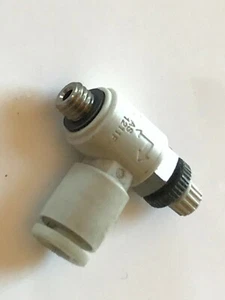 SMC AS1211F  SERIES SPEED FLOW CONTROLLER ELBOW CONNECTOR 5/32 4mm        fd5e28 - Picture 1 of 2