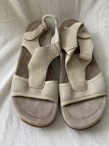 EASY SPIRIT Womens cream Mixed Material Sandal 7 M bin10 - Picture 1 of 6
