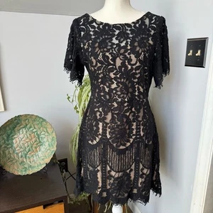 Lulus Pearson Black Lace Short Sleeve Cocktail Mini Dress size Large LBD - Picture 1 of 10
