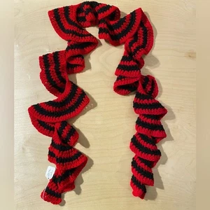 Red and Black Ruffled Knit Scarf (OT) - Picture 1 of 13