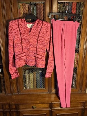 De Colección Steve Fabrikant Tejido 2 Piezas Chaqueta Pantalones Rosa Rojo Bouclé Retro Años 80 Pequeño Foto 1 de 4