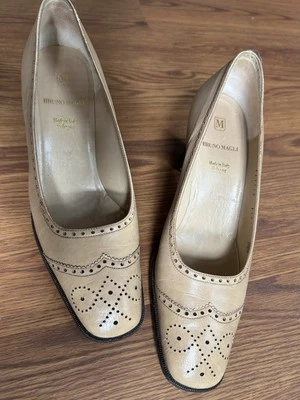 Bruno Magli Ladies Wingtips Size 39 Gorgeous Italian Leather — LUXURY SHOES  - Image 1 of 4