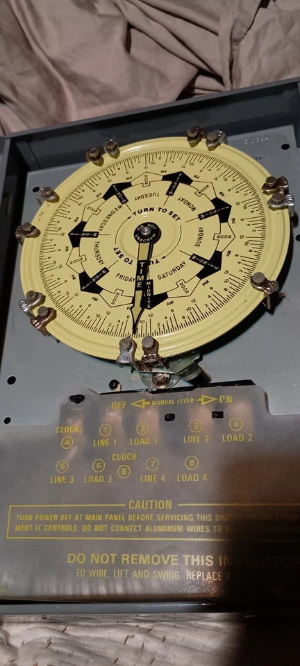 Intermatic T7401B 4 Pole Single Throw 120v 7 Day Mechanical Dial Time Switch