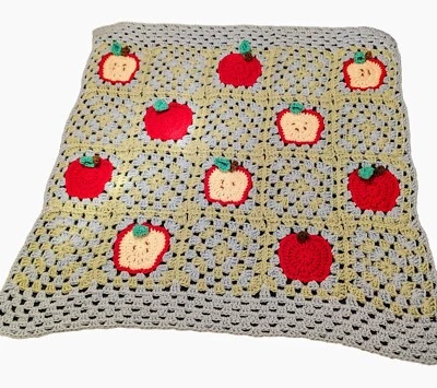 Manta bebé manzana ganchillo 3D/azul y verde/ 30x 29 🍎 Foto 1 de 4